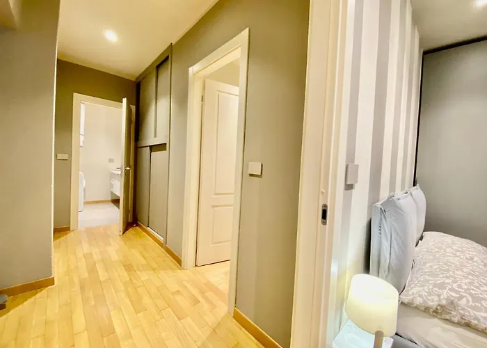Casa Lagrange - Elegant Apt In The Hurt Of Centre With Parking By Home A Porter *