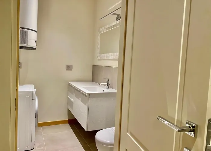 Casa Lagrange - Elegant Apt In The Hurt Of Centre With Parking By Home A Porter Apartment