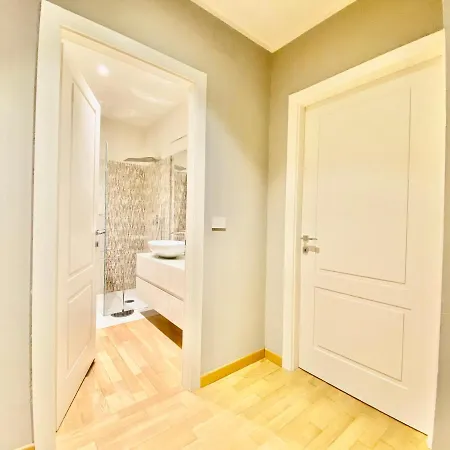 Casa Lagrange - Elegant In The Heart Of Centre With Parking By A Porter Apartman